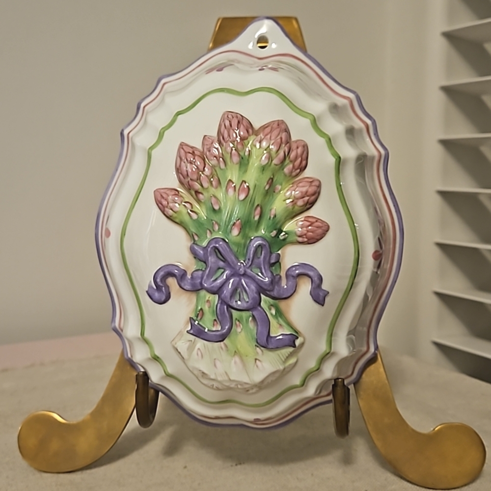 Vintage Le Cordon Bleu Porcelain Mold, Asparagus Mold